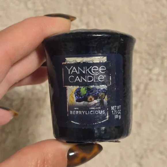 Lot of Nine Votive Candles 1.75 oz by Yankee Candle - Picture 5 of 8